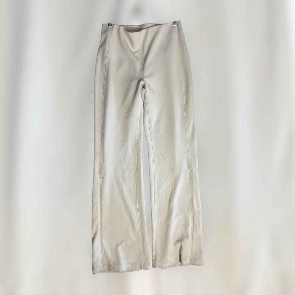 Lululemon Women's Ribbed
Softstreme Flared